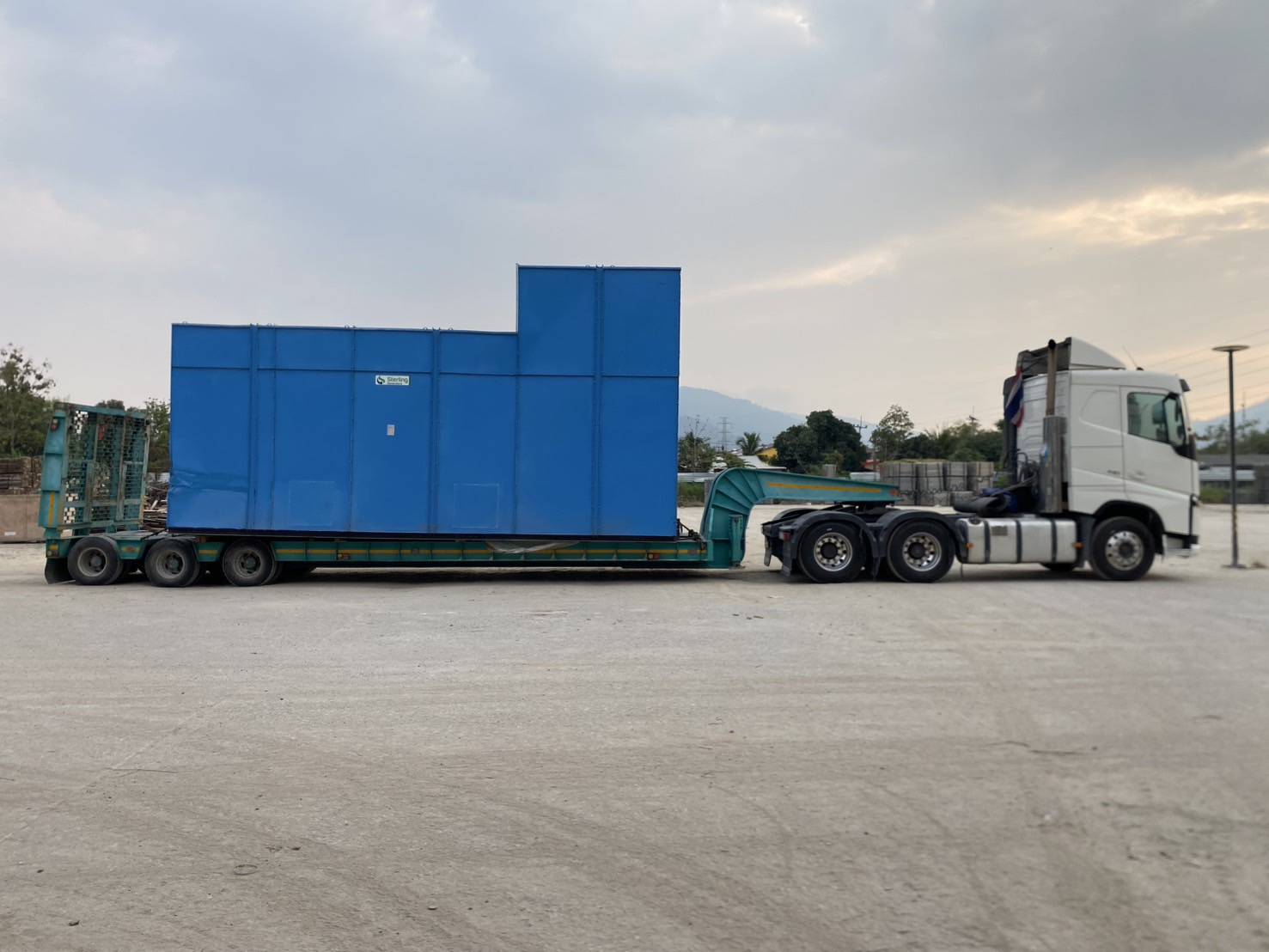 รถโลวเบทเฉพาะกิจ